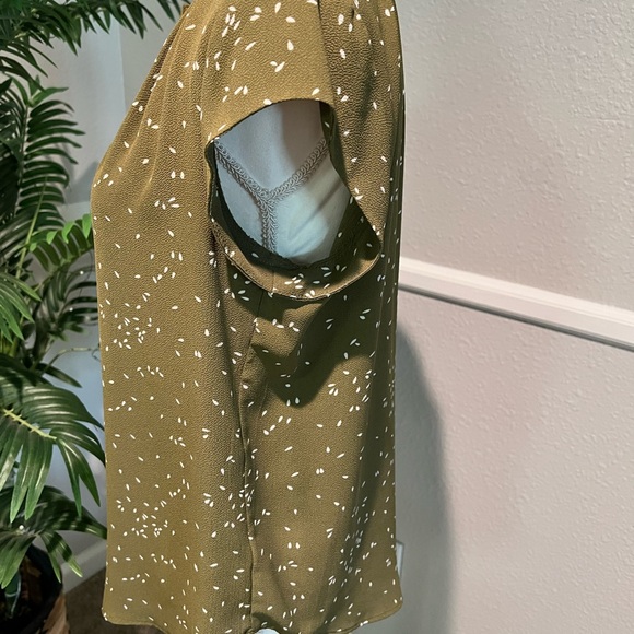 fun2fun Olive Green V-Neck Blouse - Picture 2 of 4